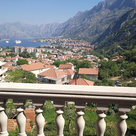 Apartment Misulino Kotor Bagian luar foto
