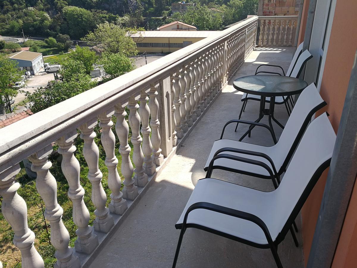 Apartment Misulino Kotor Bagian luar foto